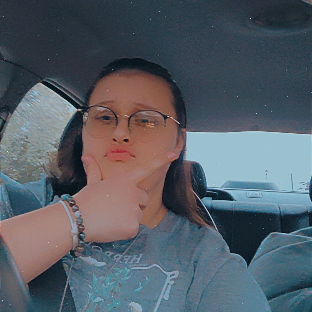 Meet your Posher, Alexis